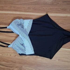 Black and White Women's Bathingsuit